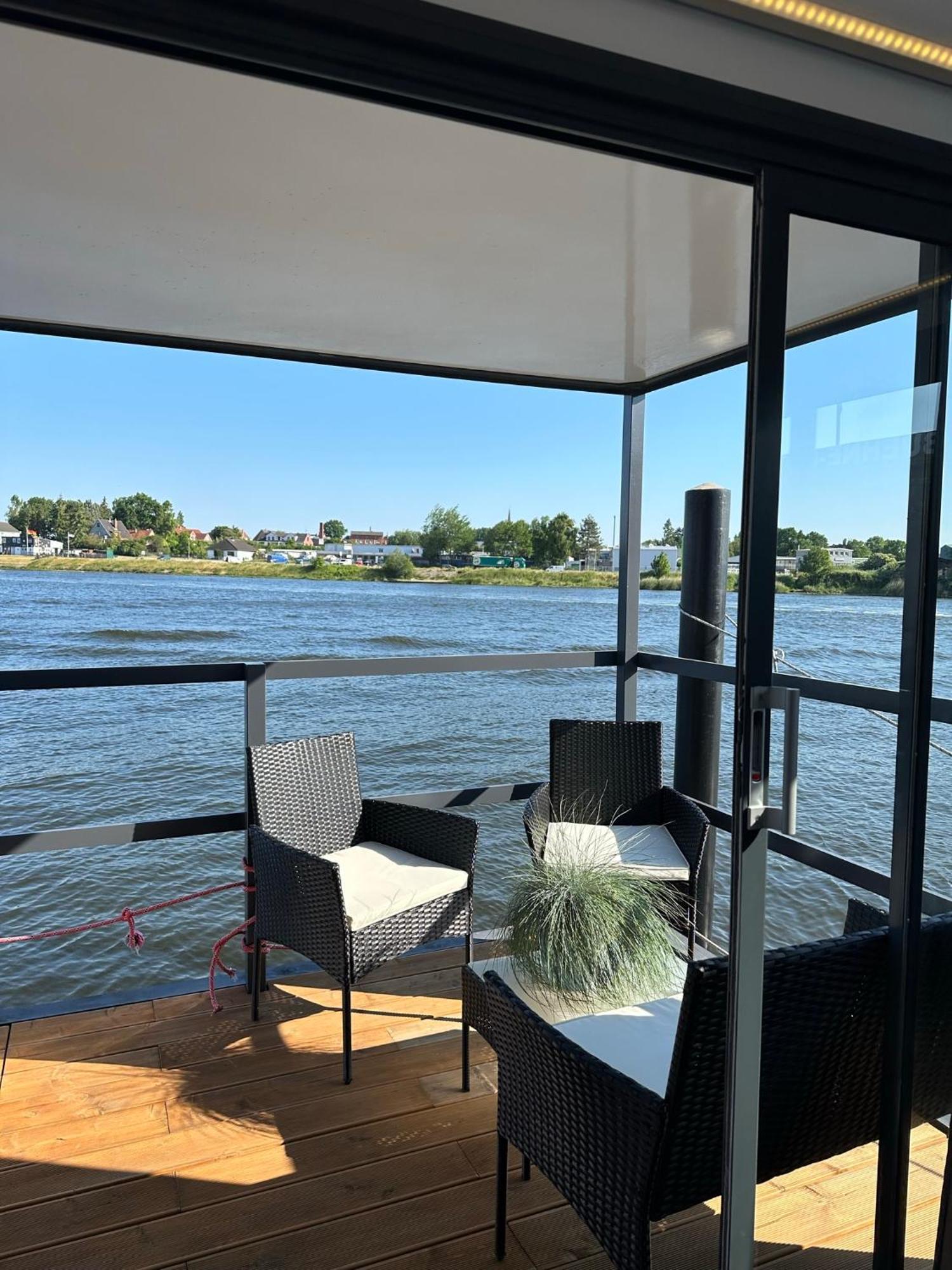 Апартаменти Premium Hausboot Trave Traum Любек Екстер'єр фото