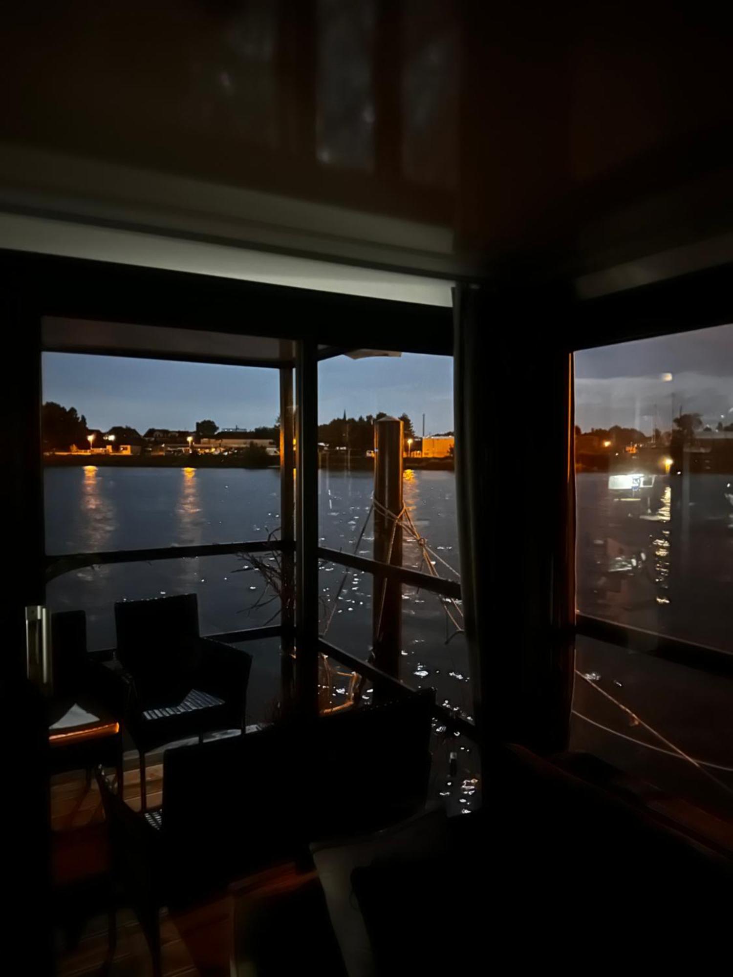Апартаменти Premium Hausboot Trave Traum Любек Екстер'єр фото