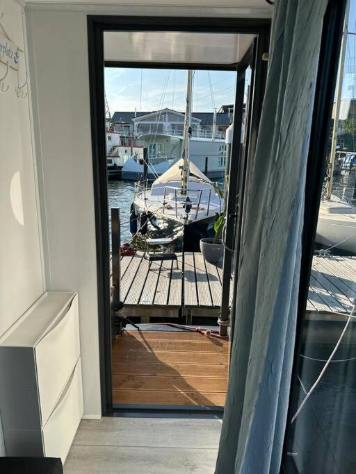 Апартаменти Premium Hausboot Trave Traum Любек Екстер'єр фото